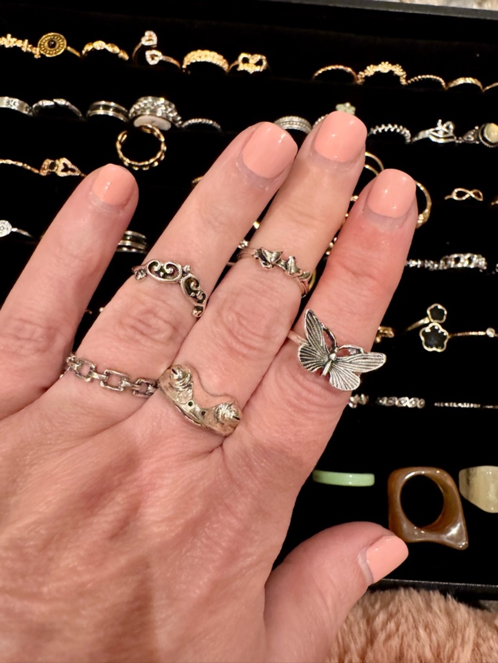 50 Fashion Rings 💍 Mystery Lot | Gold & Silver Tone | Reseller Bundle | $29 WOW - Picture 2 of 16
